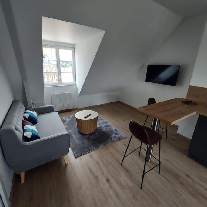 Bel Appartement F2 Hyper Centre Refait A Neuf Coutances Luaran gambar